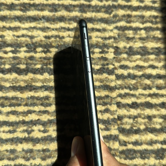 iPhone 8, black - Picture 2 of 4